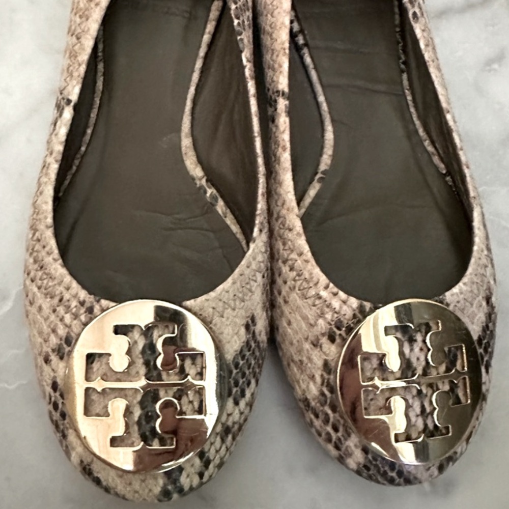 74# Tory Burch Snakeskin Flats with Gold Logo - Picture 1 of 9
